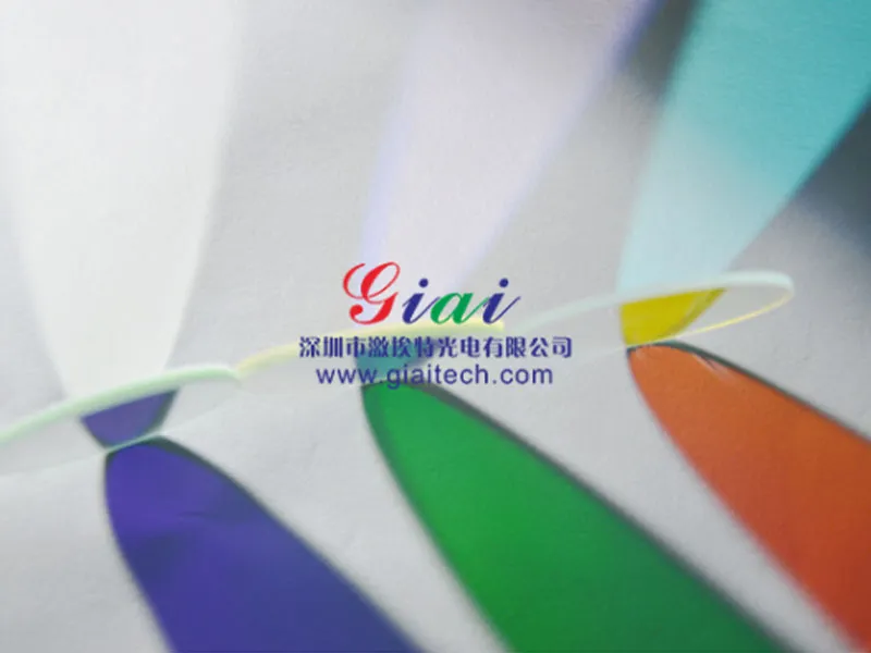 Дихроичное зеркало, отражающее красный, пропускающее синий и зелёный (2)